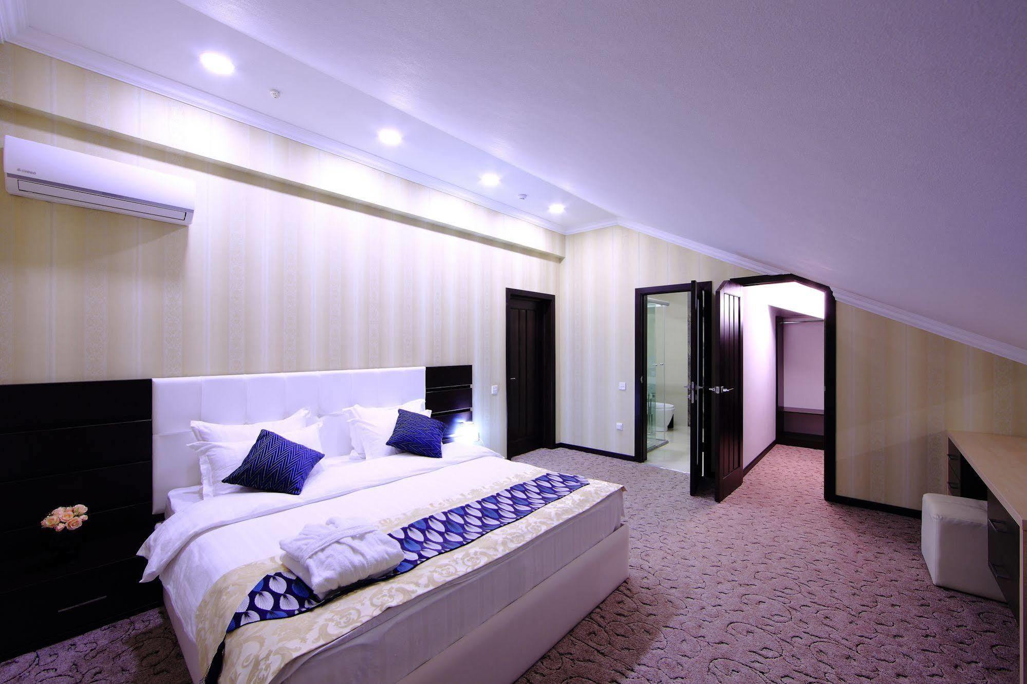 Premier Hotel Bishkek Luaran gambar